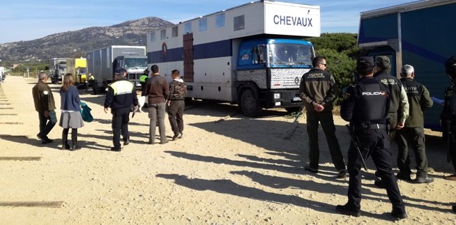 Operación conjunta para evitar la acampada ilegal y el estacionamiento indebido en los carriles